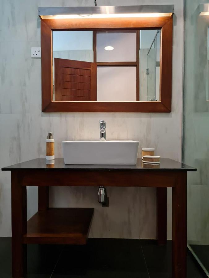 Siri Tropical Retreat Villa Hikkaduwa Ngoại thất bức ảnh