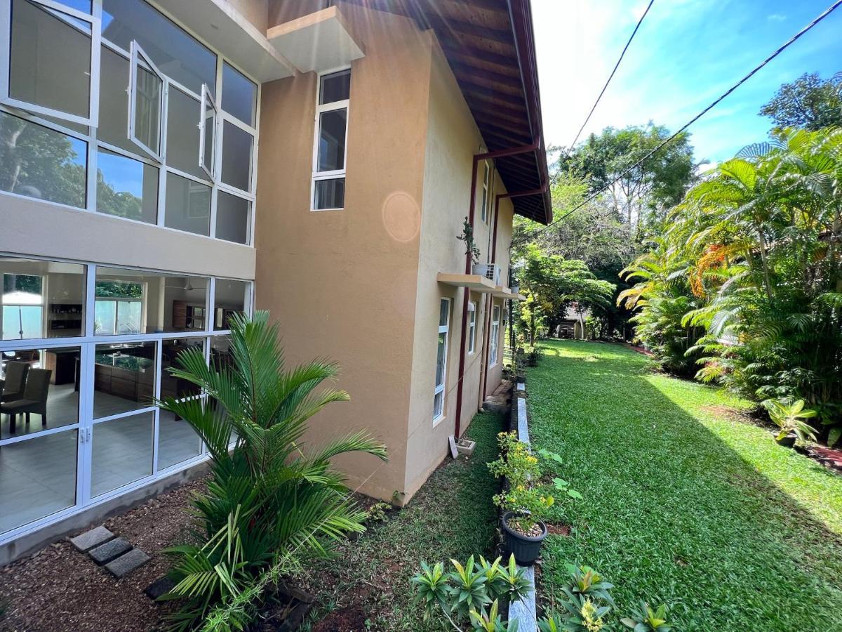 Siri Tropical Retreat Villa Hikkaduwa Ngoại thất bức ảnh